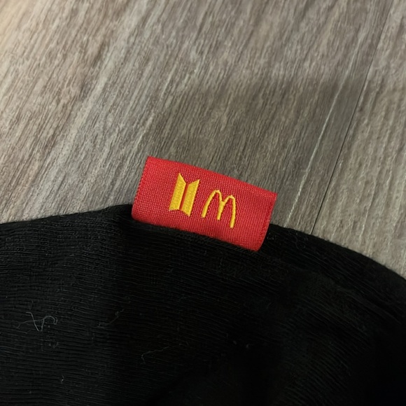 BTS x MCDONALDS Collab Tee - Picture 4 of 4